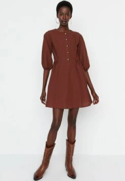 Femelle Vêtements Boutique -Femelle Vêtements Boutique 0e44d51052494458abb2949a03684e32